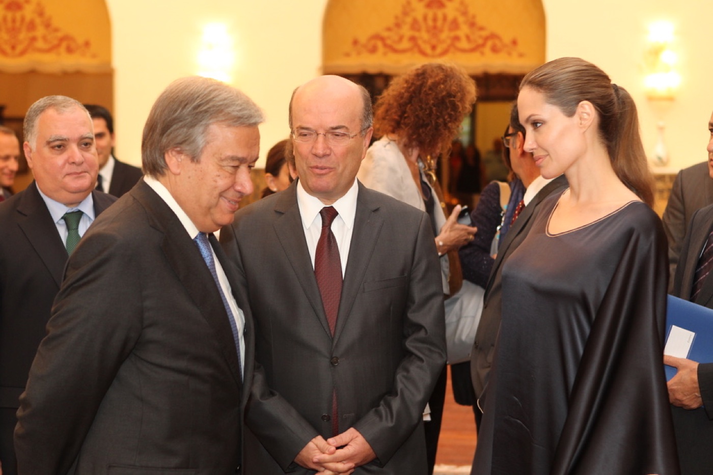 Naci Koru ve António Guterres ve Angelina Jolie