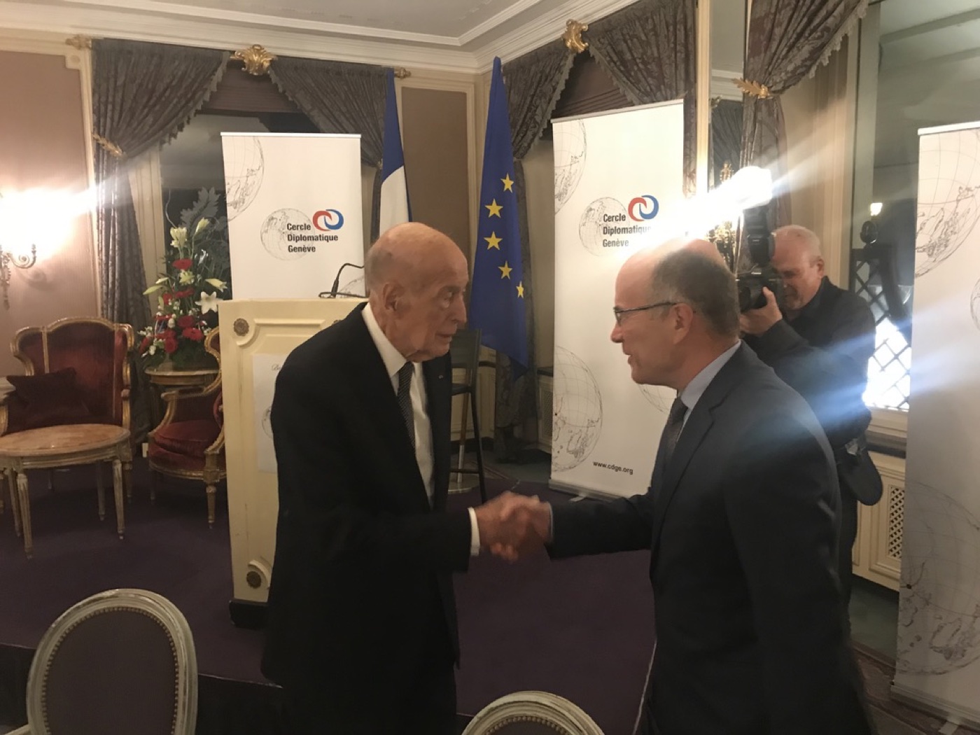 Naci Koru ve Valéry Giscard d’Estaing